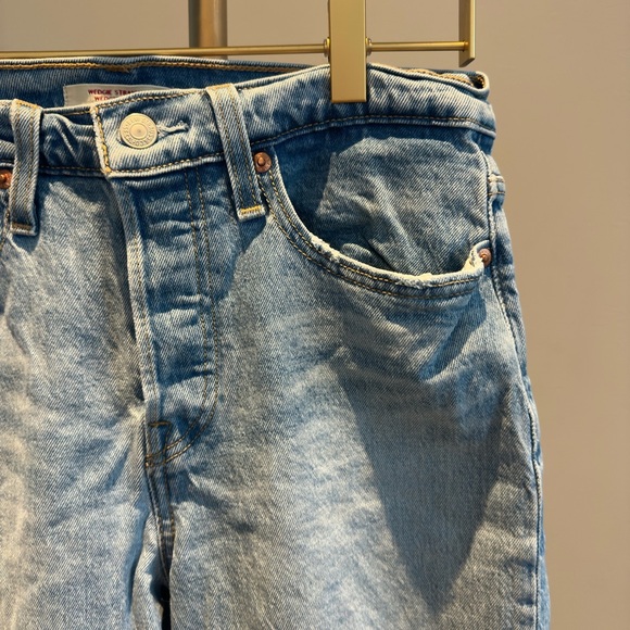Levi’s Wedgie Straight Jeans – Size 28 - Picture 2 of 9
